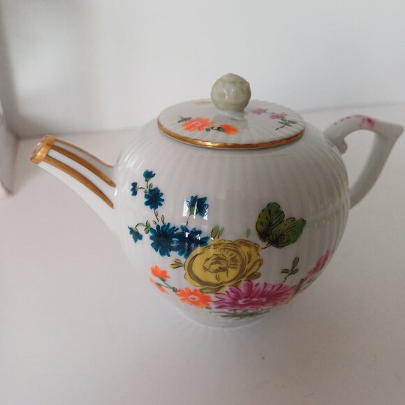 Stunning 1985 Franklin Mint FÜRSTENBERG Fine Porcelain Mini Teapot 6'' x 3.5'' - Picture 2 of 15